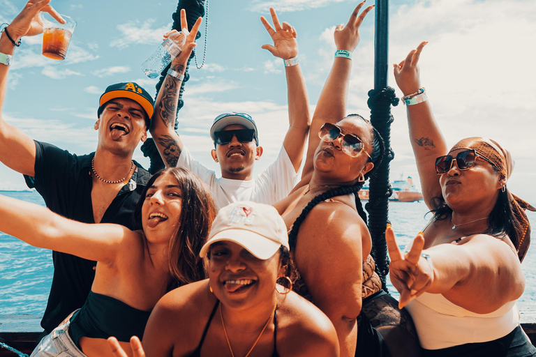 Île de Taboga : excursion d'une journée tout compris à bord d'un bateau pirate