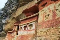 De Chachapoyas, Mausoleums de Revash - Hizvo