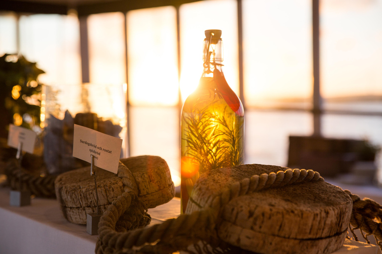 Stockholm: Archipelago Dinner Cruise with Buffet