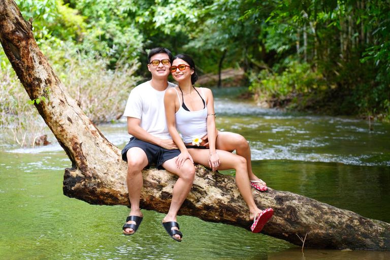 Bamboo Rafting with Avatar Sutingroup Guide.