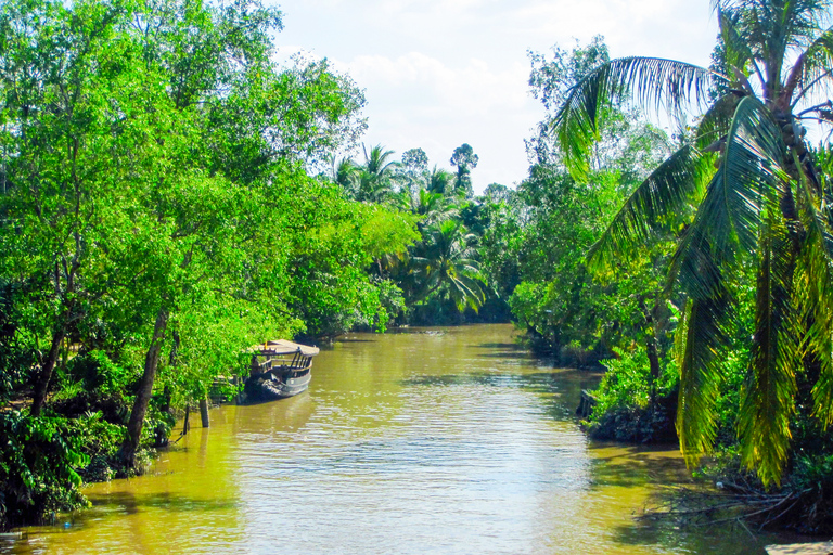 Ho Chi Minh: Cu Chi Tunnels and Mekong Delta Full-Day TourVIP Group Tour with Transfer by Limousine