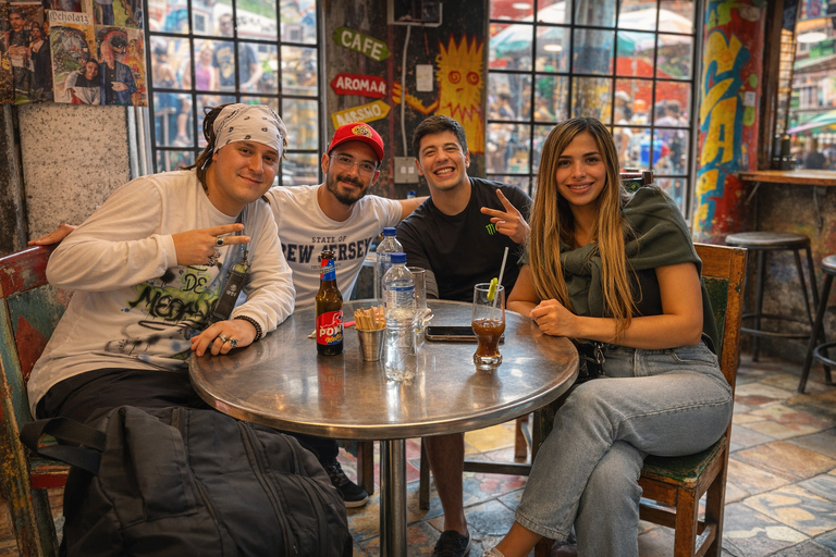 Medellín: Half-Day Tour to Comuna 13 & Exotic Fruit Market