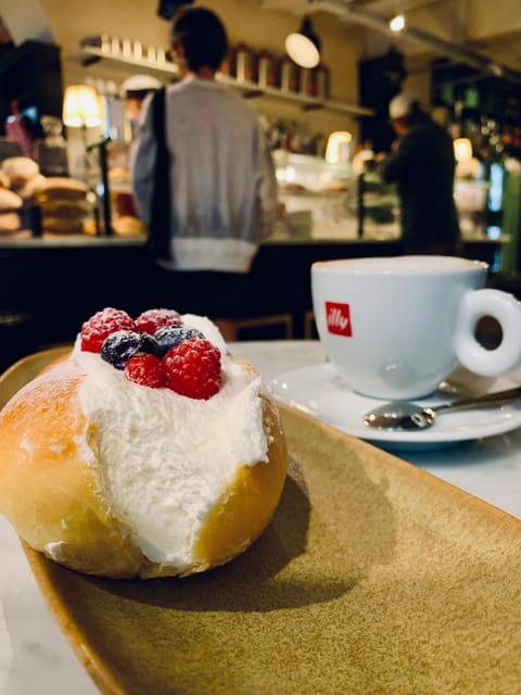 Tazza con monumenti di Roma