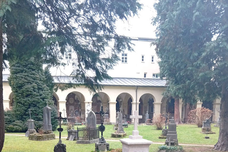 Salzburg: Historical Walking Tour with Local Food and Drink