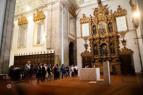 “Porto: Fado Show with Guided Tour in a Historic Monastery”
