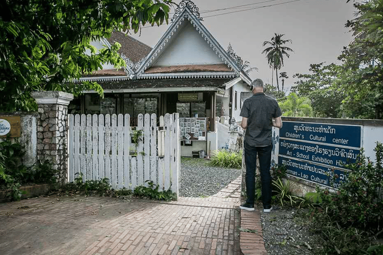 Luang Prabang: 1-godzinna wycieczka po zabytkach, przekąski, napoje, odbiórLuang Prabang: godzinna wycieczka po zabytkach, przekąski, napoje, odbiór