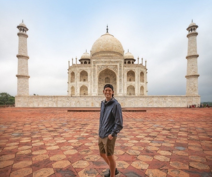 Agra: Taj Mahal with Mausoleum Skip-the-Line tickets & guide