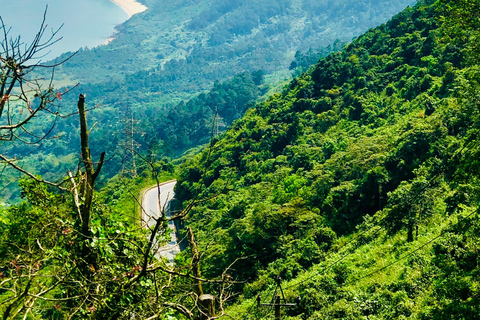 Hoi An till Marble-Monkey Mountain &amp; Hai Van Pass med motorcykel