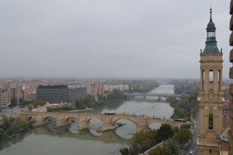 Zaragoza: First Discovery Walk and Reading Walking Tour