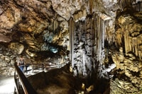 Von Málaga, Höhlen von Nerja, Nerja und Frigiliana Tagestour - Hizvo