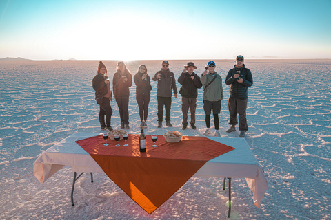 Uyuni: 3-Day Salt Flats Tour with Red Lagoon & Geysers