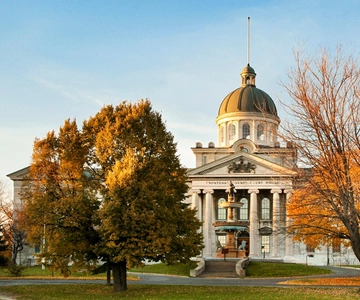 Toronto: Private Day Trip to Kingston with Driver-Guide