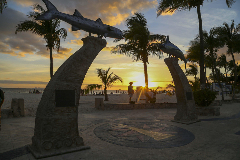 Żeglowanie o zachodzie słońca na Isla Mujeres z transferem do Cancún"Żeglowanie o zachodzie słońca do Isla Mujeres z transferem do Cancún"