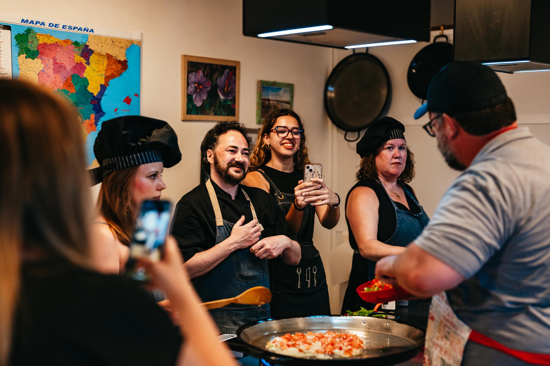 Madrid: Paella- und Sangria-Workshop im Stadtzentrum