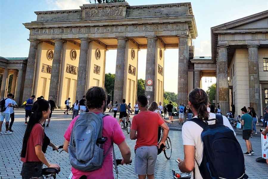 Die Ost-West-Tour | Berlin Top-Sehenswürdigkeiten kompakt mit dem Fahrrad. Foto: GetYourGuide