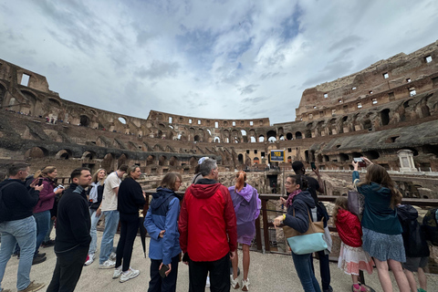 Roma: Coliseu, Arena, Fórum e Monte Palatino para grupos pequenosRoma: Tour pela Arena do Coliseu, Fórum Romano e Monte Palatino