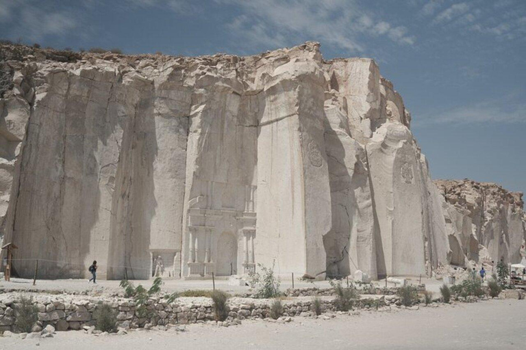 Arequipa: Day tour Route of the Sillar Tour with Pickup