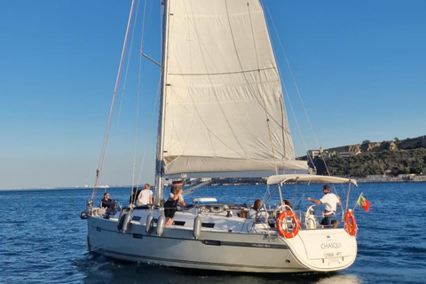 Lizbona: Rejs żaglówką o zachodzie słońca z winem