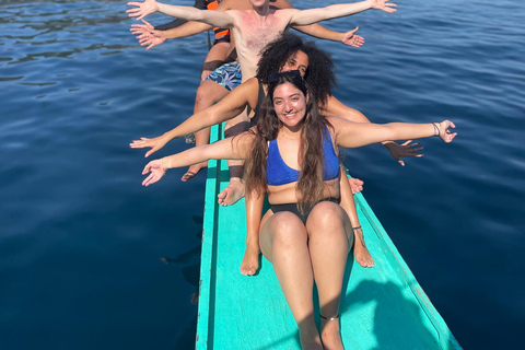 Coron Boat Rental With Buffet Lunch and Tour Guide