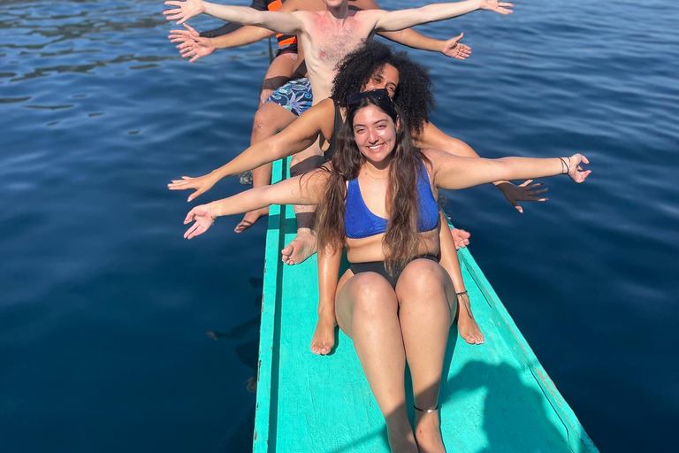 Coron Boat Rental With Buffet Lunch and Tour Guide