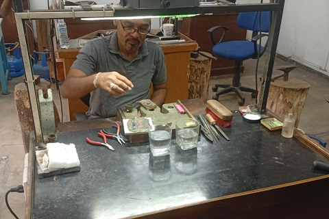 康提：香料园和手工艺人工作室嘟嘟车之旅