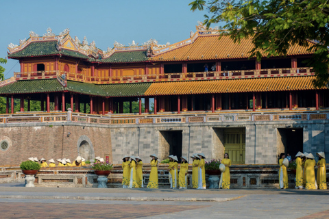 Excursão em grupo: Dia inteiro na cidade de Hue saindo de Hoi An/Da Nang