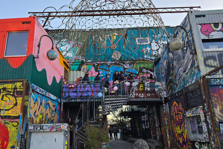 Munich Old Town Walk & Stencil Art Workshop English & German Tour (Bilingual)