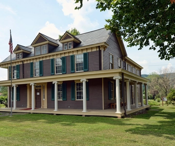 Cockayne Farmstead: Cockayne Farmhouse Guided Tour