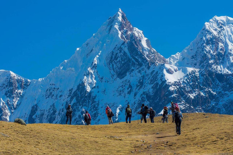 Cuzco: Tur till de 7 sjöarna i Ausangate + lunch