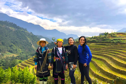 Hanoi: Transfer to/from Sapa by Luxury Private Car Round-trip private car between Hanoi and Sapa