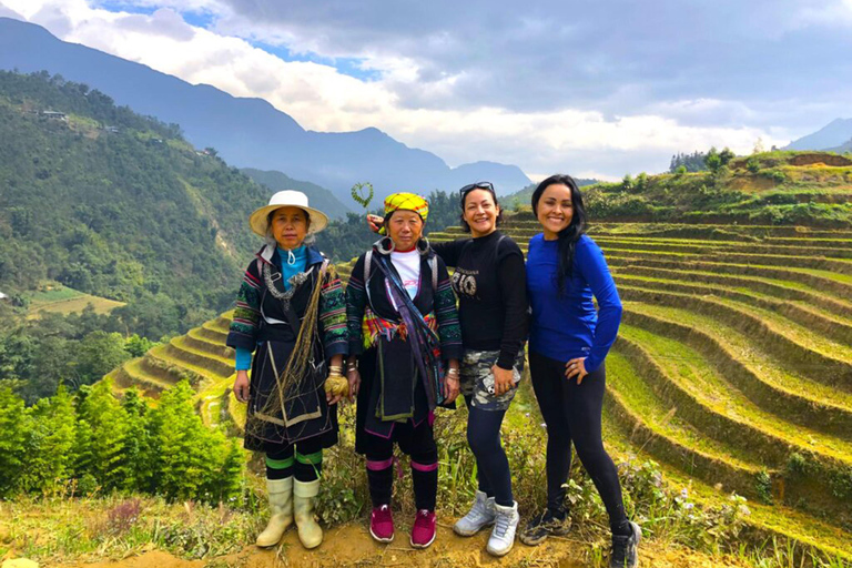 Hanoi: Transfer to/from Sapa by Luxury Private Car Round-trip private car between Hanoi and Sapa
