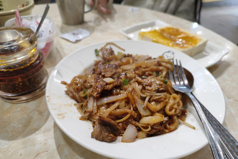 Hongkong Nacht Abenteuer und Foodie TourNachttour 5-Sitzer