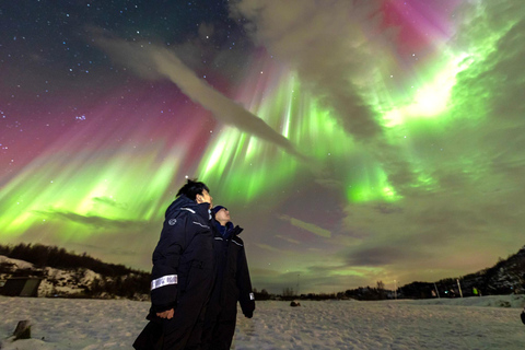 Vanuit Tromsø: Noorderlichtjacht met foto&#039;s en dinerVanuit Tromsø: noorderlichtjacht met foto&#039;s en diner