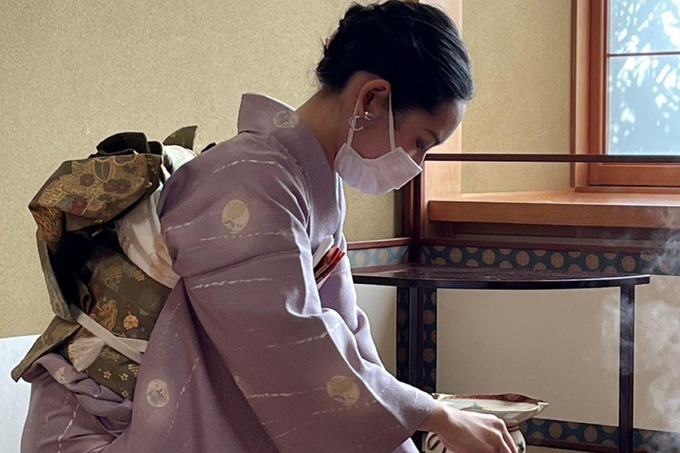 Tea ceremony at a café with 120 years of history