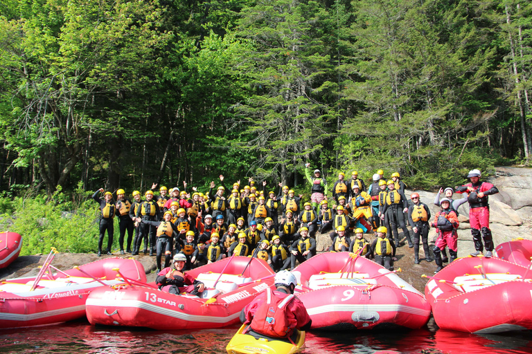 Rafting w Quebecu: półdniowa wycieczka pełna wrażeń!Quebec: Półdniowa wycieczka i moc wrażeń podczas spływu raftingowego!