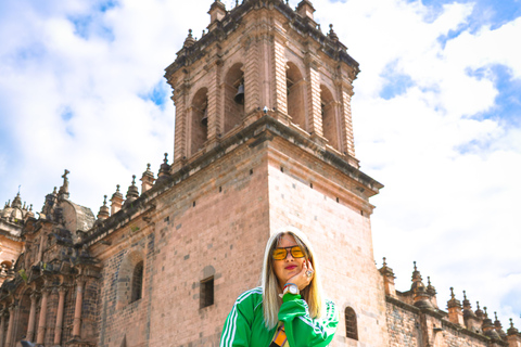 Cusco: Guided City Walking Tour with Photoshoot + dron video