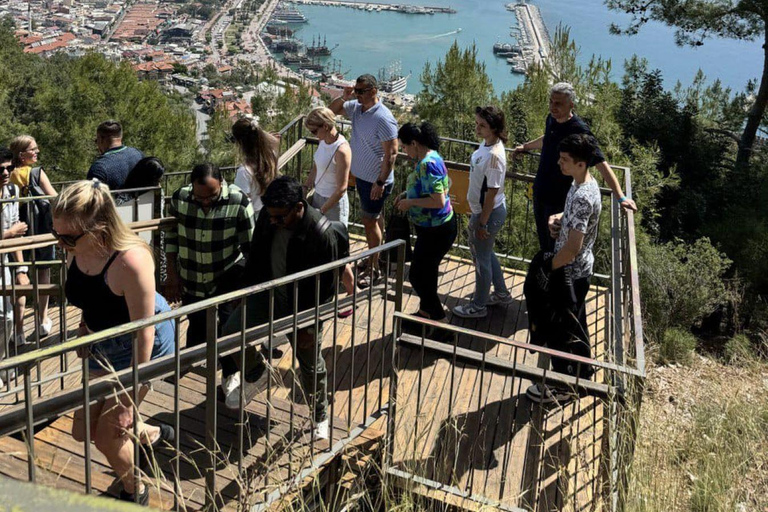 Wycieczka po mieście Alanya: dzień/noc, kolejka linowa i plaża KleopatryAlanya Hop-On Hop-Off Shuttle: Zachód słońca