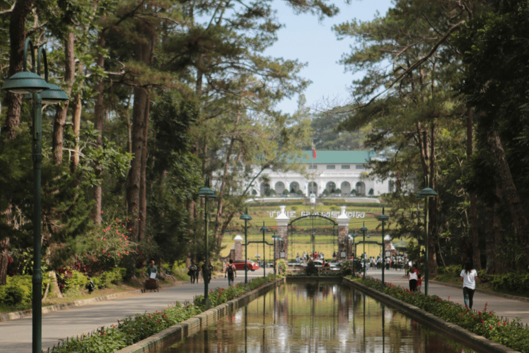 STADSRONDLEIDING BAGUIO (VANUIT MANILLA)BAGUIO STADSRONDLEIDING 1-3 PAX