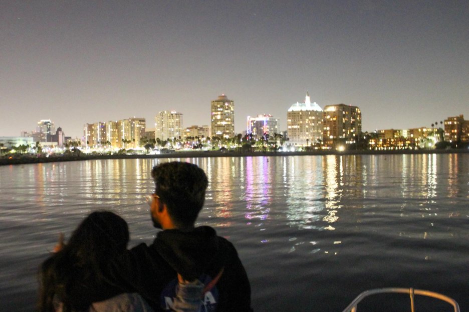 Long Beach: Crociera privata notturna o diurna in yacht