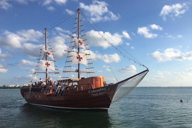 Cancun: Romantic evening in galleon with dinner and open bar Only Entrance - Vegetarian Dinner