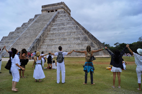 Cancun: Chichén Itzá, Cenote, Valladolid Tour with Buffet