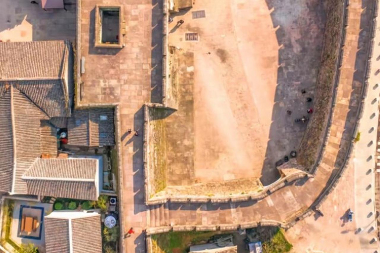 Linhai: Free Guided Tour Great Wall Climb & Old Street Walk
