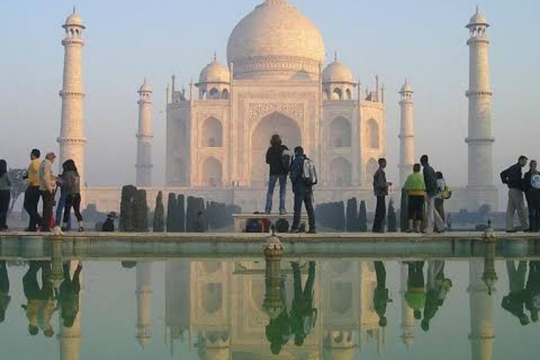 Agra: Skip-the-line entry ticket on Taj Mahal tour