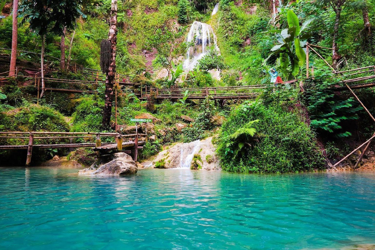 Cascata de Kembang Soka: Uma fuga refrescante da natureza