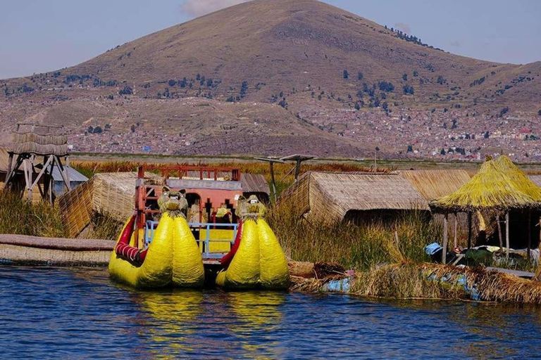 Depuis Cusco : Lac Titicaca - visite d&#039;une jounée en bus couchette