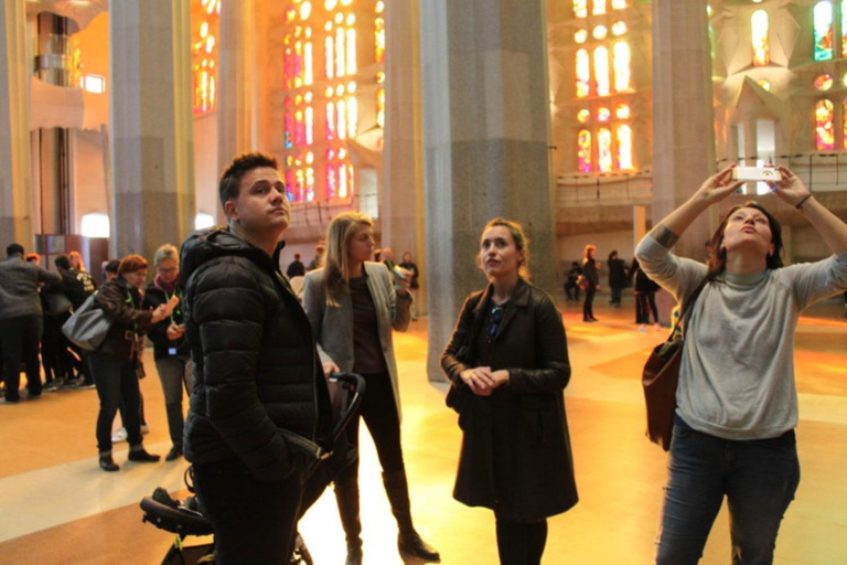 Barcelona: Family Friendly Tour of Sagrada Familia