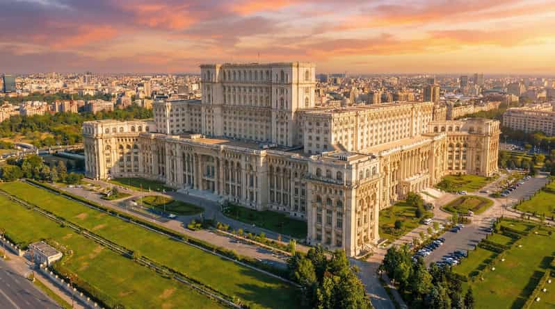 Lo más destacado de Bucarest: el Parlamento, Ceaușescu y el Museo del Pueblo