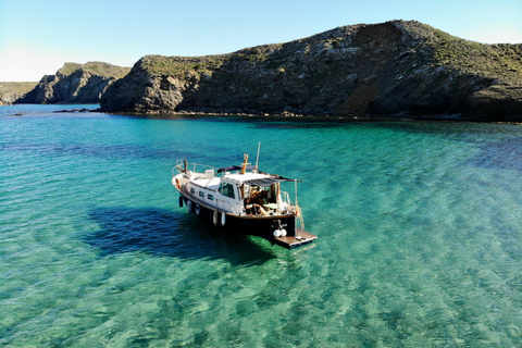 Sail in a Llaut through the marine reserve of northern Menorca, 4 or 8 hours Sail in the marine reserve of northern Menorca