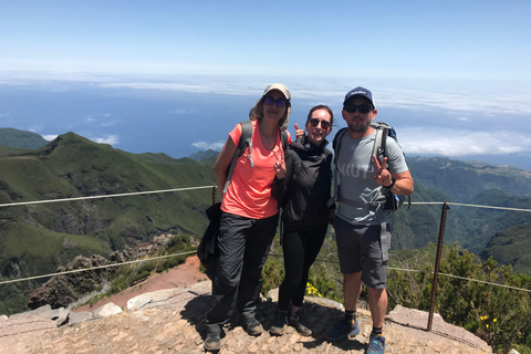 Madeira: Guided Peak Crossing: Pico do Arieiro to Pico Ruivo