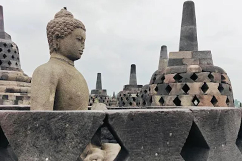 Borobudur tample, Cycling & Elo River Rafting Tour